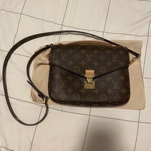 2020 LV pochette metis